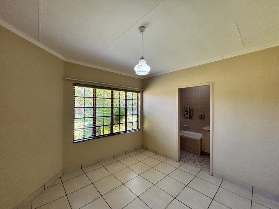 3 Bedroom Property for Sale in Mooivallei Park North West